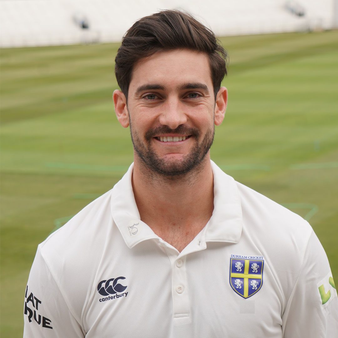 Russian actor cuts his wrists on stage in front of a horrified audience